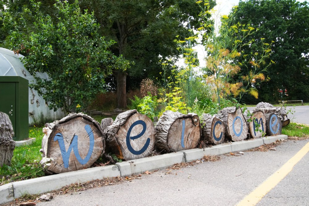 Edible Garden Welcome Sign