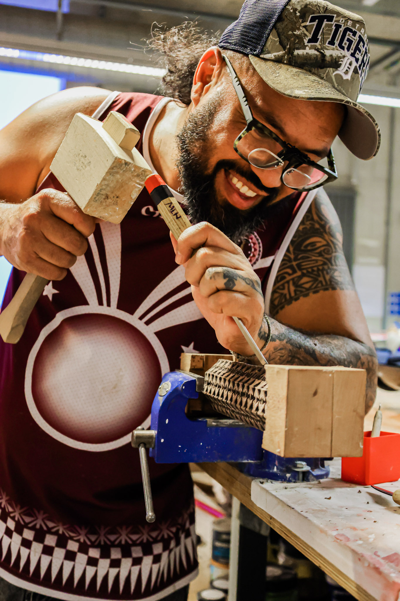 Atatoa hand-chiselling the machine-cut handle Atatoa hand-chiselling the machine-cut handle