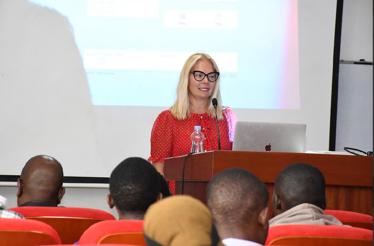 Dr Ana delivering a Guest Lecture
