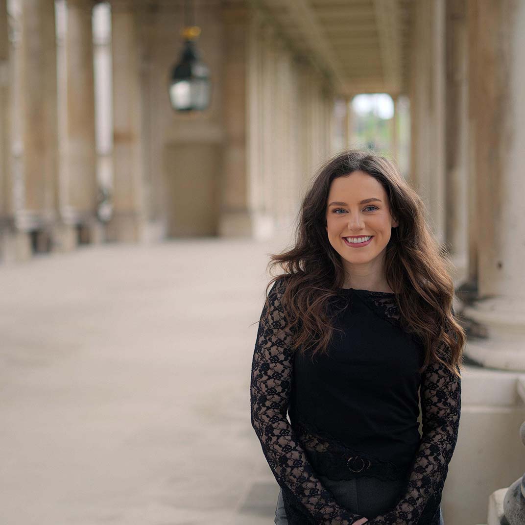 Jodi Thom in colonnades