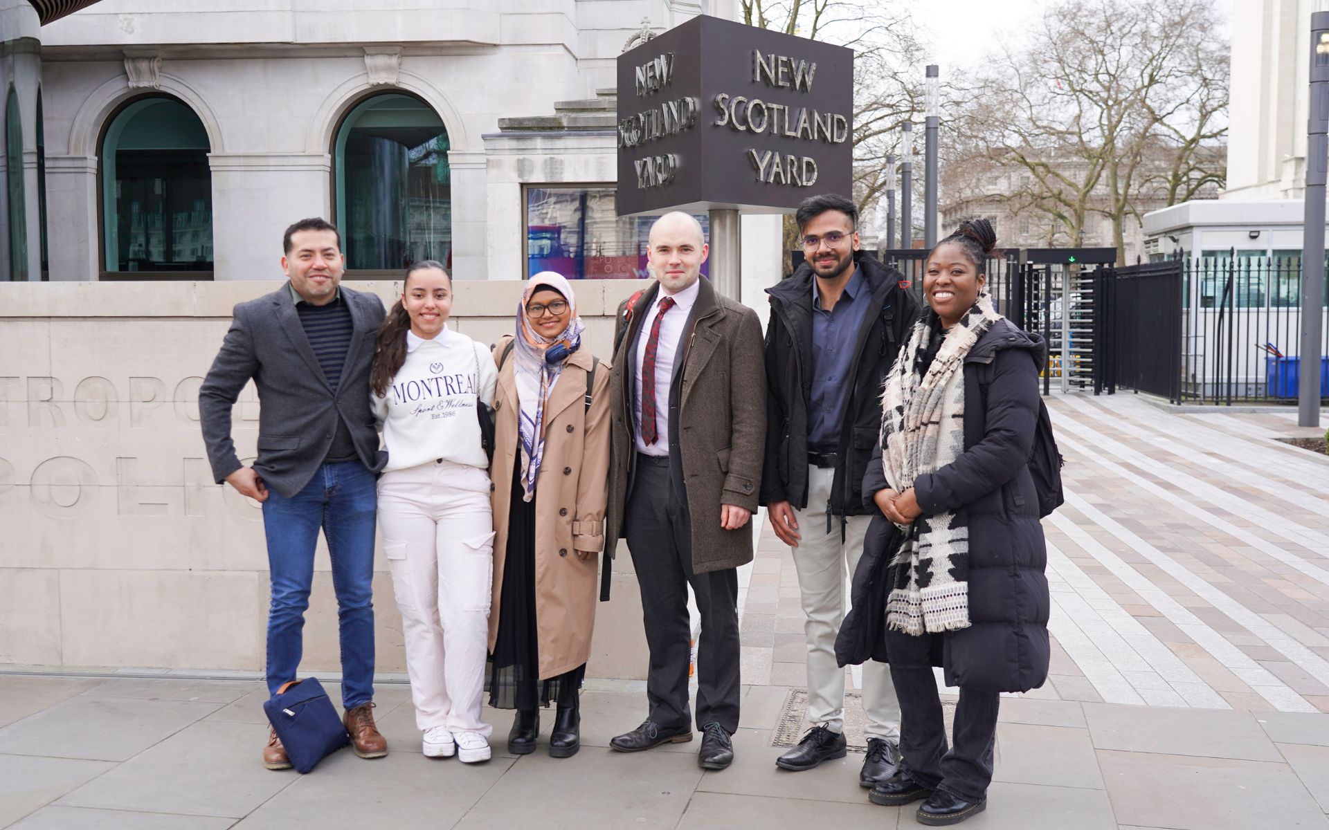 students outside scotland yard 