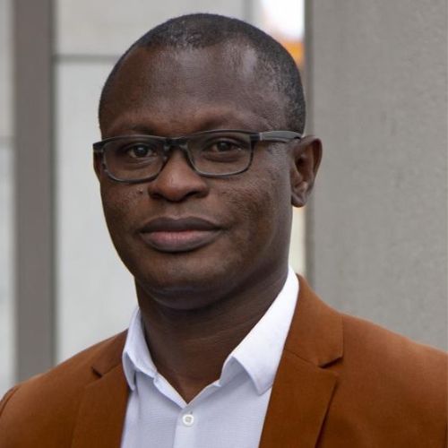 Dr Samuel Kusi